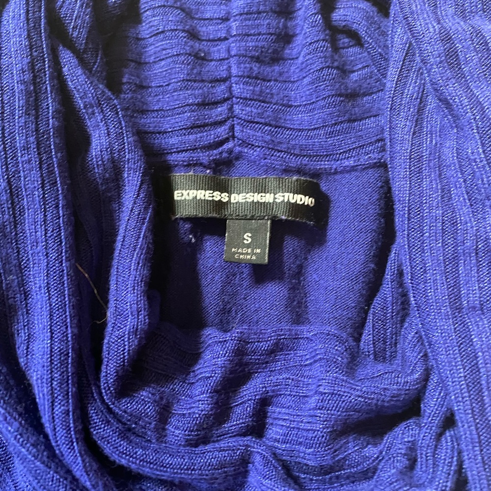 Express Sweater~So SOFT! - Picture 5 of 9